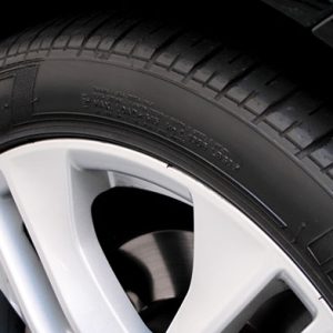 Kết quả sau khi sử dụng bóng lốp Tire Black Wax